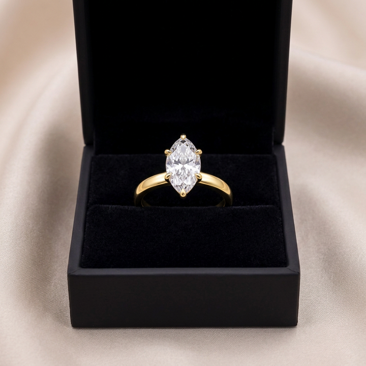 Marquise Vintage Vine Side Stone