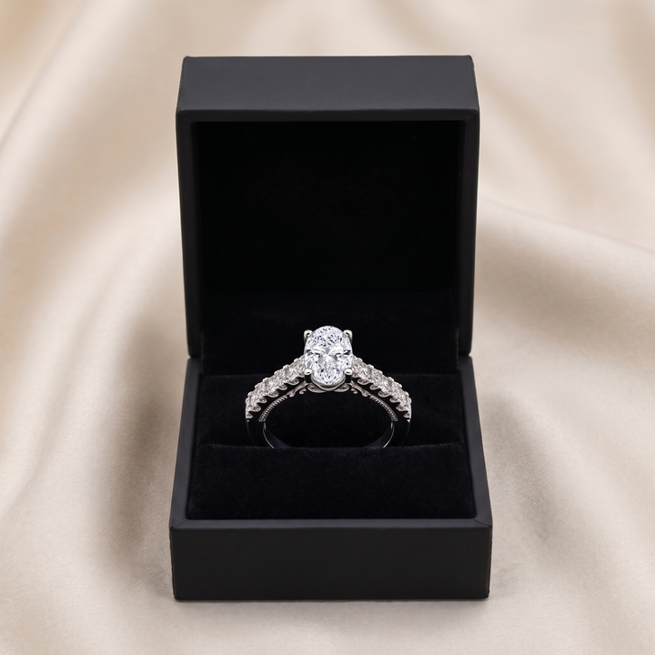 Carved Vintage Filigree Band — Women&