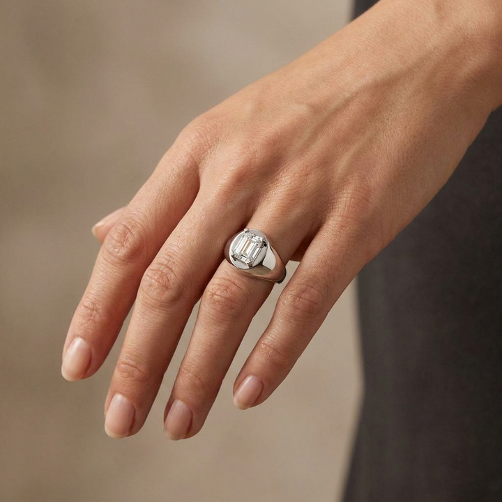 Nature-Inspired Oval Side Stone
